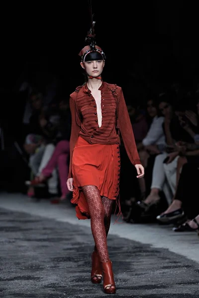 Look 24